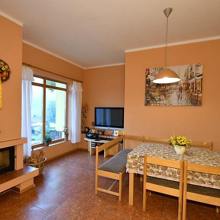 Apartman U Sarky Valaska Exterior photo