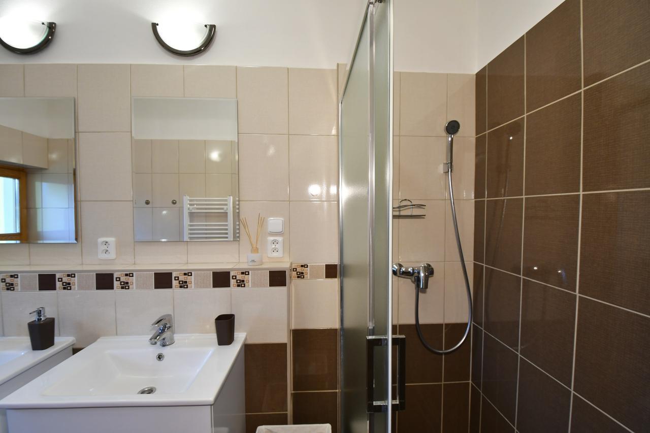 Apartman U Sarky Valaska Exterior photo